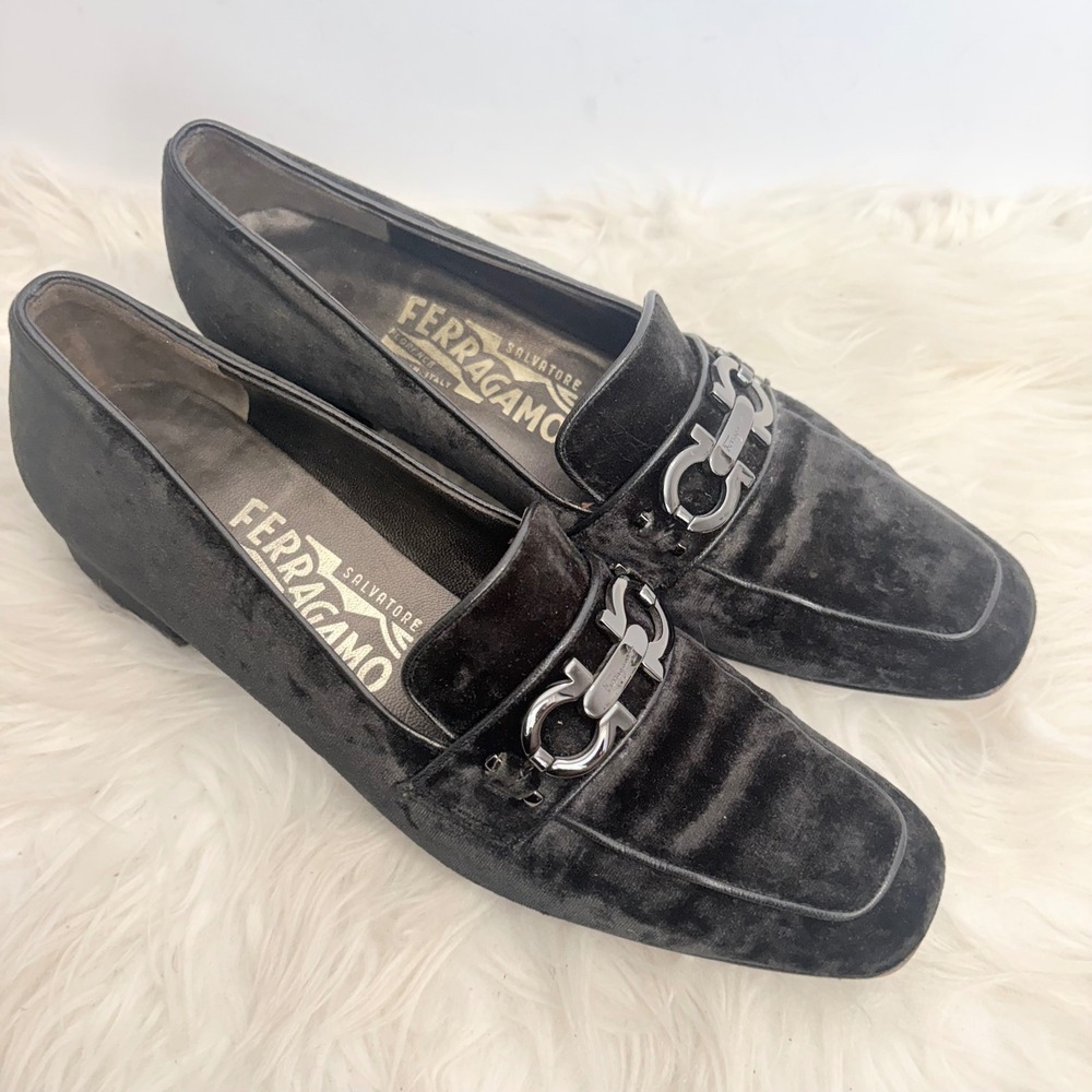 Salvatore Ferragamo Black Velvet Gancini Loafers DQ 58542 Square Toe Womens 7.5 - Picture 1 of 15